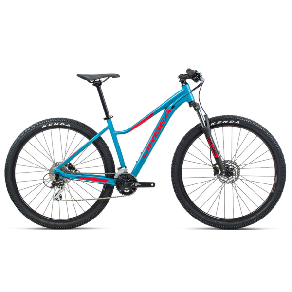 La Orbea MX 27 50 Entrance es una bicicleta de montaña versátil y robusta diseñada para los ciclistas que buscan explorar rutas y senderos con comodidad. Con un cuadro de aluminio ligero y una horquilla de suspensión de calidad, esta bicicleta está construida para resistir los desafíos del terreno mientras ofrece una conducción suave. Ideal para aquellos que se inician en el mundo del MTB o para quienes buscan una bicicleta confiable para paseos regulares, la Orbea MX 27 50 Entrance proporciona un rendimiento excepcional tanto en caminos urbanos como en rutas más exigentes.