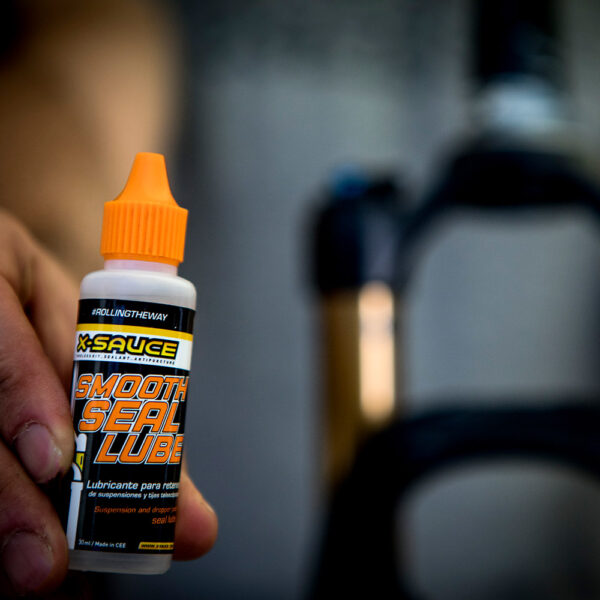 Lubricante Smooth Seal para retenes de suspensiones y tijas telescópicas, 30ml.