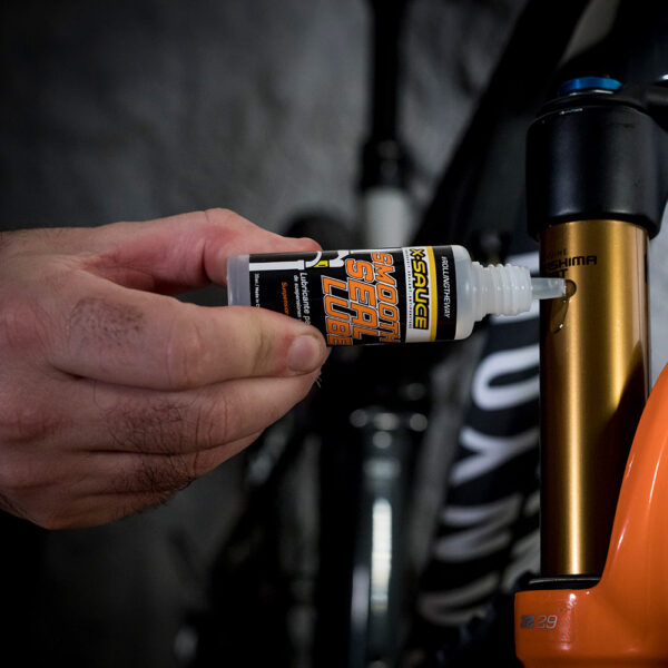 Lubricante Smooth Seal para retenes de suspensiones y tijas telescópicas, 30ml.