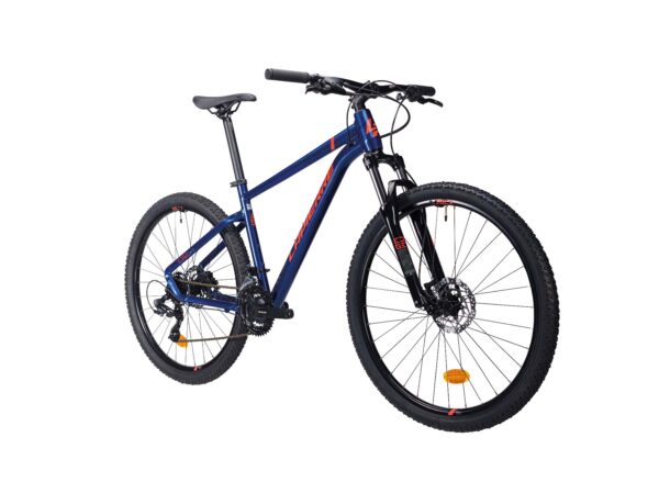 La Lapierre Edge 2.9 HT 29 es una bicicleta de montaña de aluminio diseñada para ofrecer una conducción cómoda y eficiente, equipada con ruedas de 29 pulgadas y componentes de alta calidad. Con su cuadro de aluminio, horquilla de suspensión y frenos de disco, es ideal para ciclistas que buscan una opción versátil tanto para rutas de montaña como para recorridos más largos.