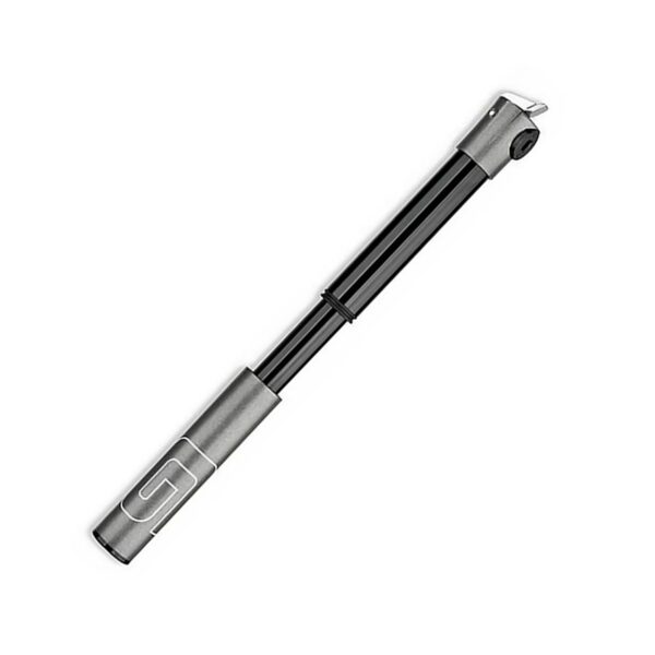 La Bomba Mini Inflador Telescópica Giyo GM-04LT es una herramienta compacta y de alta calidad diseñada para ofrecer un inflado rápido y eficiente en tus rutas. Fabricada en aluminio CNC, es ligera, resistente y perfecta para ciclistas que buscan una bomba portátil para llevar en sus salidas.