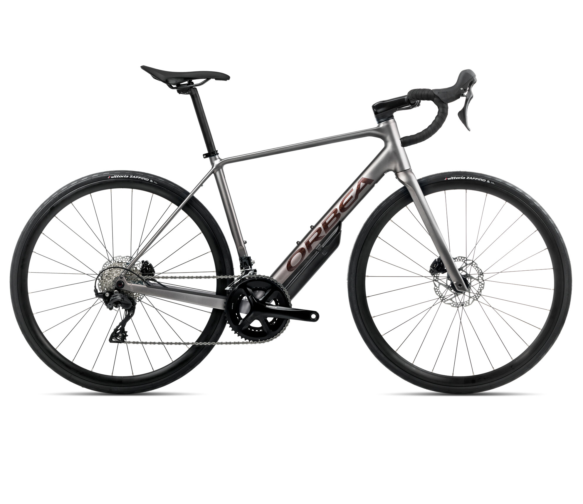 La Orbea Avant H30 2025 es una bicicleta de carretera con cuadro de aluminio y transmisión Shimano 105 de 12 velocidades. Diseñada para rutas largas y exigentes, ofrece comodidad, rendimiento y frenos de disco hidráulicos para una experiencia segura y confiable.