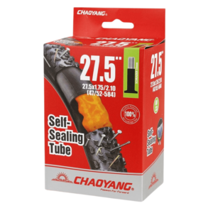 La 🛞 Antipinchazos Chaoyang 27,5″ x 1,75/2,10 válvula A/V 33 mm es la cámara perfecta para mantener tu bicicleta 🚲 protegida contra pinchazos. Compatible con neumáticos de 1,75 a 2,10, está diseñada para ofrecer una mayor resistencia y durabilidad 💪. Su válvula A/V de 33 mm facilita un inflado rápido y seguro 🔧. ¡Disfruta de cada pedaleo sin preocupaciones y mantén tu bici siempre lista para la acción! 🌟