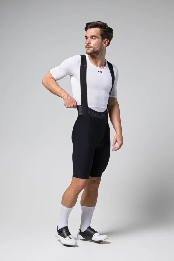 Culotte Gobik Limited 6.0 en color negro, con badana K10 y diseño ajustado, ideal para rutas de larga distancia y alto rendimiento.
