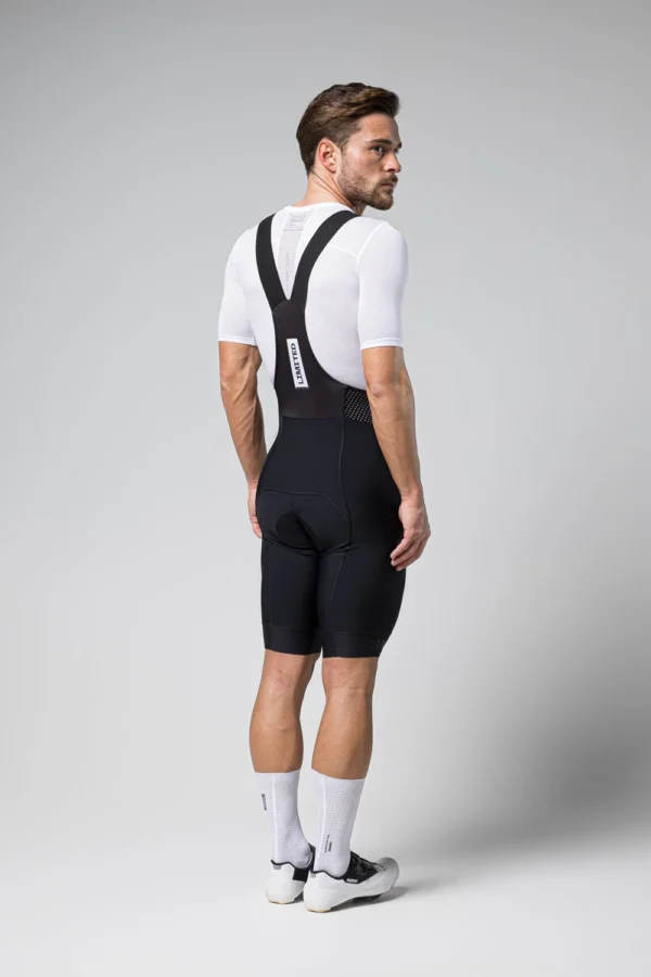 Culotte Gobik Limited 6.0 en color negro, con badana K10 y diseño ajustado, ideal para rutas de larga distancia y alto rendimiento.