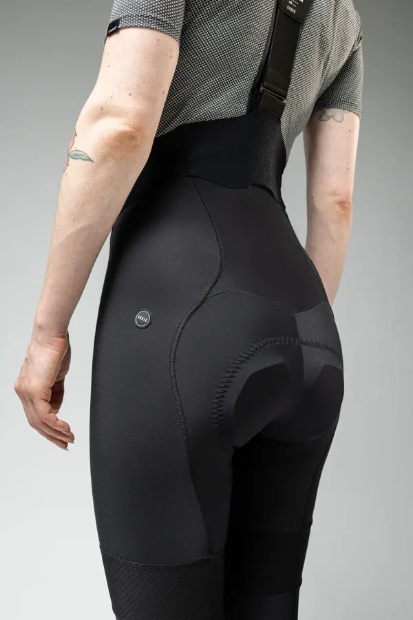 Culote técnico de ciclismo de invierno con protección térmica, transpirabilidad y resistencia al viento y agua, ideal para temperaturas entre 0-15 ºC, con badana K9 y tirantes magnéticos.