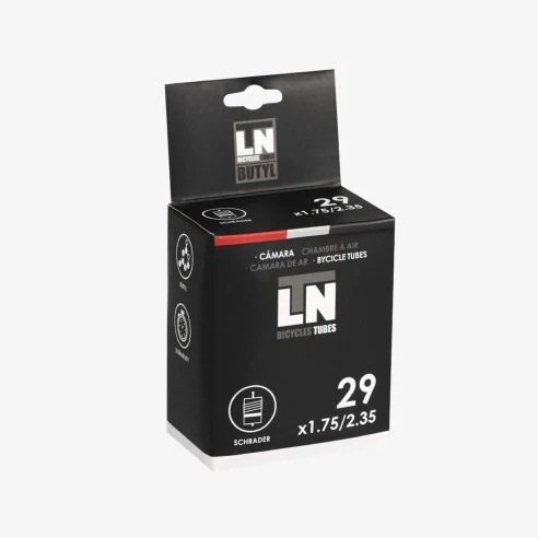 La 🛞 Cámara 29x1.95/2.35 Valv. Schrader 40 mm es la elección perfecta para tu bicicleta de 29″ 🚲. Compatible con neumáticos de 1.95 a 2.35, esta cámara ofrece resistencia y durabilidad 💪. Su válvula Schrader de 40 mm asegura un inflado fácil y rápido 🔧, ideal para mantener tu bici lista para cada aventura. ¡Prepárate para rodar con seguridad y disfrutar de cada recorrido sin preocupaciones! 🌟