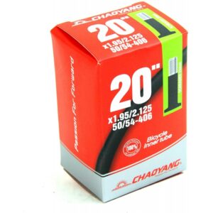 La 🛞 Cámara 20×1,95/2,125 AV Chaoyang es perfecta para tu bicicleta 🚲, compatible con neumáticos de 1,95 a 2,125. Fabricada para ofrecer durabilidad y resistencia 💪, esta cámara tiene una válvula AV que facilita el inflado rápido y seguro 🔧. Ideal para mantenerte en movimiento y disfrutar de cada ruta sin preocupaciones. ¡Prepárate para rodar con total confianza! 🌟