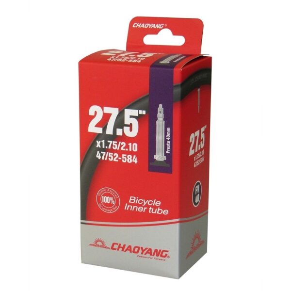 La 🛞 Cámara Chaoyang 27,5x1.75/2.10 FV 40 mm es la opción ideal para tu bicicleta de 27,5″ 🚲. Compatible con neumáticos de 1.75 a 2.10, esta cámara ofrece una excelente resistencia y durabilidad 💪. Su válvula FV de 40 mm proporciona un inflado rápido y preciso 🔧, asegurando que tu bicicleta esté lista para cualquier aventura. ¡Disfruta de un rendimiento óptimo y mantén tu bici siempre preparada! 🌟
