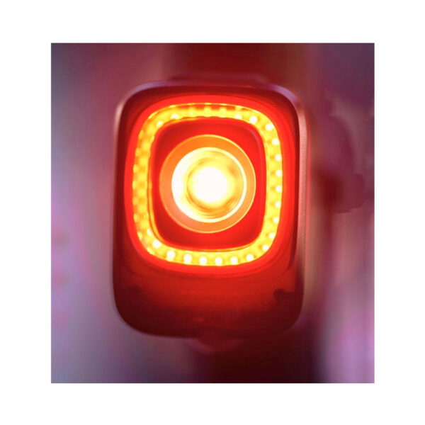 Luz trasera Magicshine Seemee 200 V3.0 para bicicleta, 200 lúmenes, LEDs COB, visibilidad de 260° y 360°, sensor de freno, USB-C, IPX6, autonomía de hasta 132 horas, peso de 40 g.