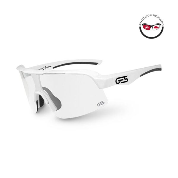 Gafas GES Omega Fotocromáticas con montura termoplástica, patillas con goma, logotipo grabado y diseño envolvente. Categoría 3, incluye estuche y funda.