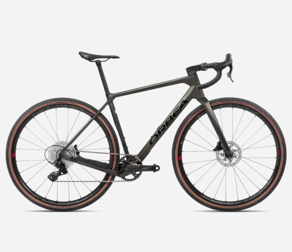Bicicleta Orbea Terra Carbon OMR Disc con cuadro de carbono, transmisión Campagnolo Ekar 13 velocidades, frenos Campagnolo Ekar y ruedas Fulcrum Rapid Red 500 DB, perfecta para gravel.