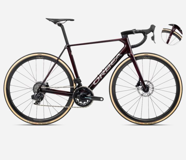 Bicicleta de carretera Orbea Orca Carbon OMX 2024 con SRAM Force AXS Power Meter, frenos hidráulicos, transmisión eTap AXS y ruedas Oquo RP35LTD.