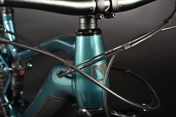 Haibike AllTrail 5 – Bicicleta eléctrica de montaña con motor Yamaha PW-S2, batería InTube 720 Wh, suspensión RockShox 140 mm y transmisión SRAM NX 11v, ideal para rutas exigentes en terrenos variados.