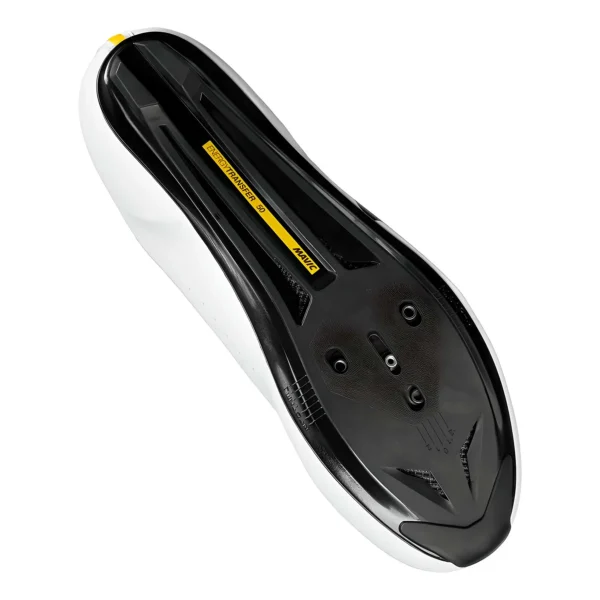 Las Mavic Cosmic BOA son unas zapatillas de carretera diseñadas para ofrecer ajuste preciso, rigidez óptima y comodidad en largas rutas. Gracias a su sistema de cierre BOA L6 y correa de Velcro, proporcionan un ajuste seguro y uniforme. Su suela de nailon y fibra de vidrio maximiza la transmisión de potencia, mientras que su diseño ergonómico con puntera ancha y plantilla viscoelástica garantiza confort superior.