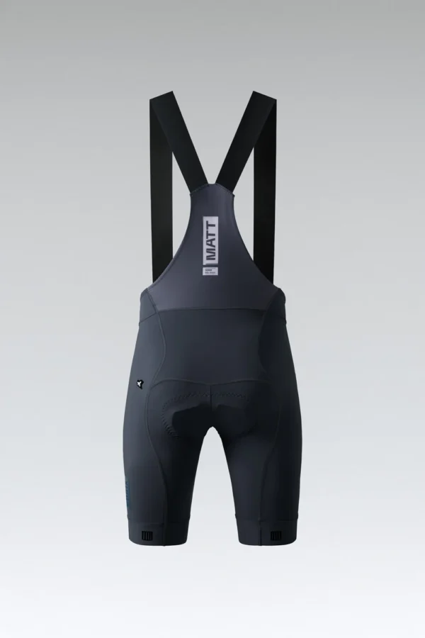 "Culotte corto Gobik Matt 2.0 Compact con acabado mate, bandas elásticas ligeras y transpirables, badana K10 Graphene, tirantes ergonómicos, elementos reflectantes y logotipos de vinilo de alta elasticidad."