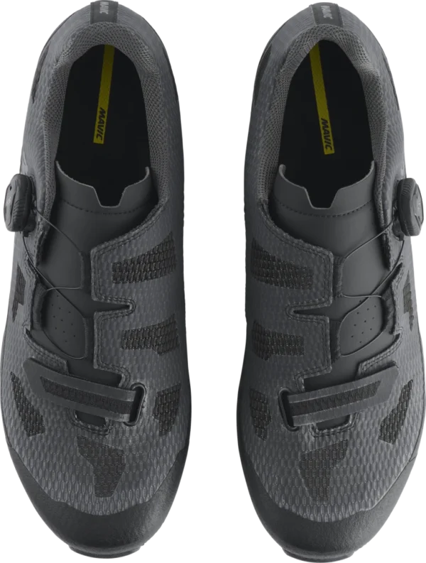 "Zapatillas Mavic Crossmax SL II con suela Energy Grip Terra y taqueado Contagrip® para máxima tracción en MTB."