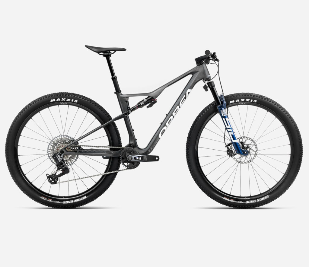 OIZ-M10-GX-AXS-FLIGHT-