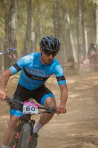 Antonio Latorre Carpintero en el podio del IX Rally XCO Cipotegato 2025 en Tarazona, representando a Bikes Moncayo.
