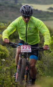Las inclemencias del tiempo no frenaron a nuestros corredores este fin de semana. Desde la dura edición de la Madrid 7 Picos hasta la complicada Olite Wine Bike, pasando por la brillante victoria de Elisenda Aranda en Sástago, el equipo demostró compromiso y entrega en cada kilómetro.