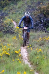 Las inclemencias del tiempo no frenaron a nuestros corredores este fin de semana. Desde la dura edición de la Madrid 7 Picos hasta la complicada Olite Wine Bike, pasando por la brillante victoria de Elisenda Aranda en Sástago, el equipo demostró compromiso y entrega en cada kilómetro.