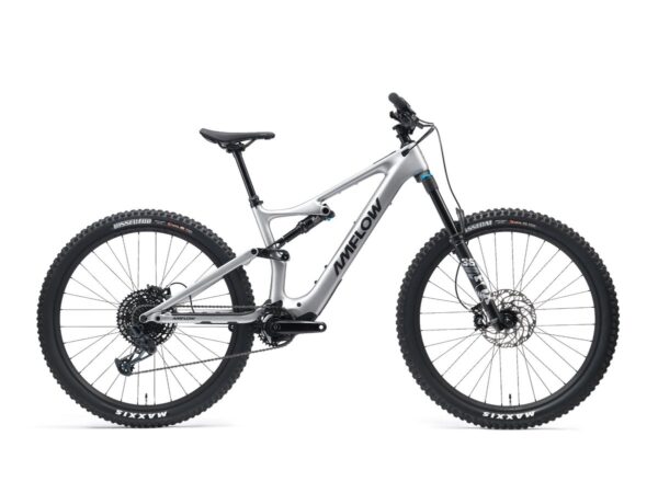 Bicicleta eléctrica de montaña Amflow PL Carbon 800Wh, cuadro de carbono, motor Shimano EP801, batería integrada 800Wh, suspensiones FOX y cubiertas Maxxis para enduro y trail.
