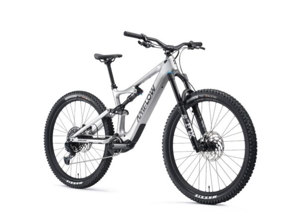 Bicicleta eléctrica de montaña Amflow PL Carbon 800Wh, cuadro de carbono, motor Shimano EP801, batería integrada 800Wh, suspensiones FOX y cubiertas Maxxis para enduro y trail.