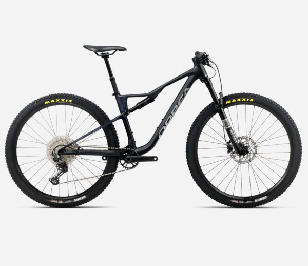 Bicicleta Orbea Oiz H30 de montaña, cuadro de aluminio Hydro High Polished, horquilla RockShox Reba 120 mm, amortiguador Fox Float SL, transmisión 1x12 Shimano Deore, frenos hidráulicos Shimano MT201 y cubiertas Maxxis Rekon 2.4”