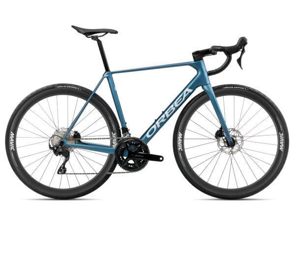 “Bicicleta de carretera Orbea Orca Limited Edition Mavic 105 en color azul con cuadro de carbono OMR, transmisión Shimano 105 Di2 y ruedas Mavic Cosmic 42 Disc”