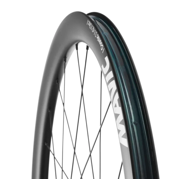Juego de ruedas Mavic Cosmic S 42 Disc de carbono para bicicleta de carretera – 42 mm, Tubeless Ready, freno de disco, buje ID360 – disponible en Bikes Moncayo.