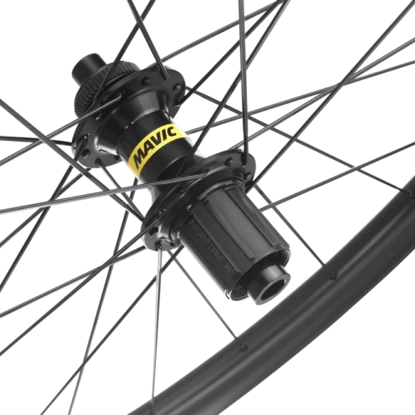 Juego de ruedas Mavic Cosmic S 42 Disc de carbono para bicicleta de carretera – 42 mm, Tubeless Ready, freno de disco, buje ID360 – disponible en Bikes Moncayo.