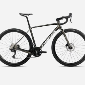 Orbea Terra H30 2025 bicicleta gravel con cuadro de aluminio y horquilla de carbono, equipada con grupo Shimano GRX RX820 de 12 velocidades.