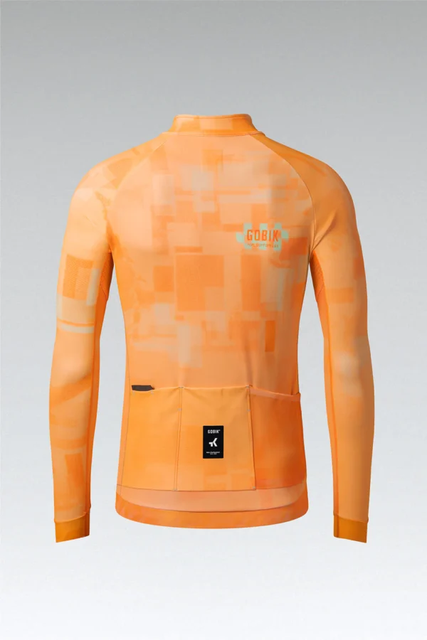 Description: Perfect for your workouts and regular outings on days with cool temperatures, this model is designed to offer the ideal balance between thermal comfort and performance. Its technical fabric not only provides lightweight insulation, but also ensures optimal breathability, preventing overheating during exertion. It fits our body optimally, enhancing aerodynamics, but with enough room to use a base layer if the temperature requires it. The mesh panels under the arms offer extra ventilation, helping to eliminate residual heat. Highly elastic technical fabric. Warm interior with microfleece. Mesh panels underarms for extra ventilation. Sleeves in very light and flexible fabric. Anatomic cuffs with laser cut. Hidden inverted zipper. 3 rear pockets + 1 side pocket. 2 with GRS system and 2 in mesh fabric. New full silicone waistband. Reflective details on pocket and collar.