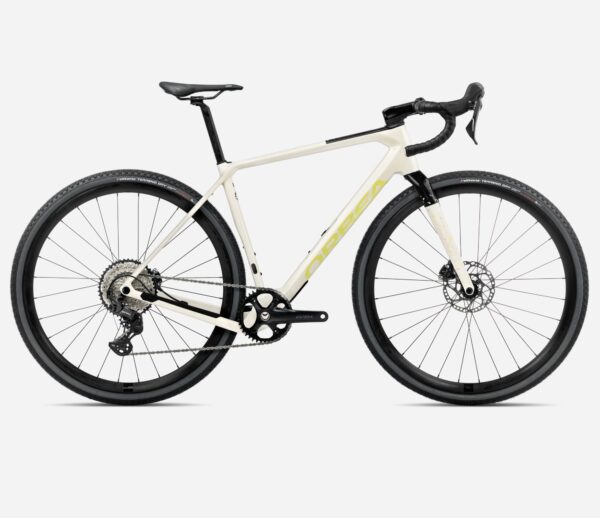 Orbea Terra M30Team 2025 bicicleta gravel monoplato de carbono, equipada con Shimano GRX 12 velocidades, frenos hidráulicos RX400, ruedas Tubeless Ready 700c y sillín Prologo Akero, ideal para rutas largas y terrenos mixtos.