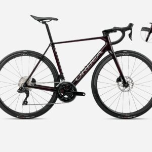 La Orbea Orca M35i 2025 es una bicicleta de carretera de alto rendimiento diseñada para velocidad, eficiencia y competición. Monta cuadro Carbon OMR, grupo electrónico Shimano 105 Di2 12v, frenos hidráulicos y ruedas Oquo RP35TEAM, ofreciendo máxima rigidez, aerodinámica y una respuesta explosiva en cada pedalada. Ideal para ciclistas exigentes que buscan escalar puertos, rodar rápido y alcanzar un nivel profesional en carretera.