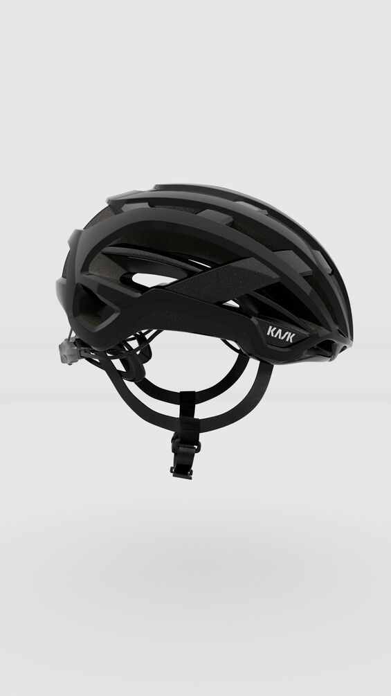 "Casco Kask Valegro en color blanco, ultraligero con 37 ventilaciones, sistema Octo Fit y tecnología MIT, diseñado para el máximo confort en ciclismo."