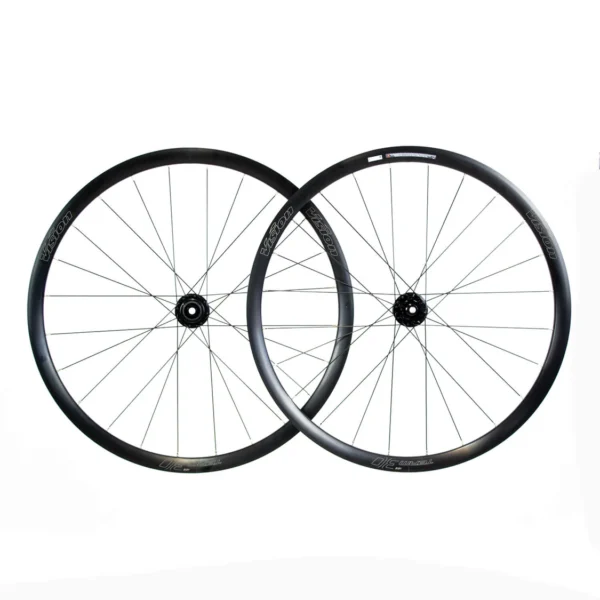 “Juego de ruedas Vision Team 30 i23 Disc Shimano HG 6T con llanta de aluminio 30 mm, ancho interno 23 mm, freno de disco 6 tornillos y núcleo Shimano.”