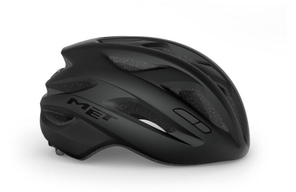 El Casco MET Idolo 2 ofrece la combinación perfecta de ligereza, ventilación y protección para ciclistas de carretera y entrenamientos exigentes. Con construcción In-Mould, sistema de ajuste Safe-T Advance +, diseño aerodinámico y acolchados transpirables, garantiza máximo confort y rendimiento en cada ruta. Ideal para ciclistas que buscan un casco moderno, cómodo y eficiente para largas distancias.