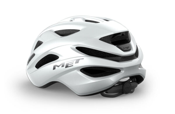 El Casco MET Idolo 2 ofrece la combinación perfecta de ligereza, ventilación y protección para ciclistas de carretera y entrenamientos exigentes. Con construcción In-Mould, sistema de ajuste Safe-T Advance +, diseño aerodinámico y acolchados transpirables, garantiza máximo confort y rendimiento en cada ruta. Ideal para ciclistas que buscan un casco moderno, cómodo y eficiente para largas distancias.