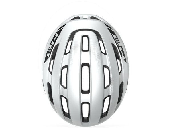 El MET Miles MIPS es un casco diseñado para ofrecer la máxima protección y confort a ciclistas urbanos, usuarios de e-bike y amantes del cicloturismo. Combina un diseño moderno, materiales de alta calidad y tecnología avanzada para garantizar una experiencia segura y cómoda en cada trayecto. Gracias a su construcción ligera, ventilación eficaz y sistema de seguridad MIPS-C2®, este casco se posiciona como una de las mejores opciones para quienes buscan seguridad y rendimiento sin renunciar al estilo.
