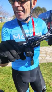 Bikes Moncayo afronta la HERO Calpe 2026 en una prueba durísima y mal organizada. Manuel Lapuente padre e hijo completan una auténtica odisea marcada por caídas, averías y un recorrido extremo.