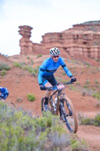Javier Lahuerta representa a Bikes Moncayo en la Far West Race 2026, una prueba MTB extremadamente dura marcada por el barro y condiciones muy complicadas que logró finalizar.
