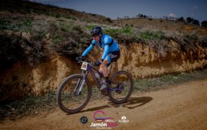 En esta ocasión, nuestro único representante fue Manuel Lapuente Cintora (Manolo), quien volvió a demostrar que la experiencia, la constancia y la pasión por el ciclismo siguen marcando la diferencia.