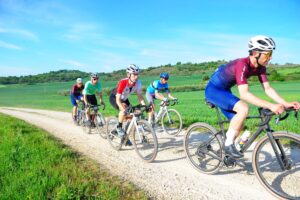 El equipo Bikes Moncayo volvió a tener protagonismo el pasado fin de semana del 18 y 19, combinando competición en gravel y MTB con grandes resultados y muy buenas sensaciones.