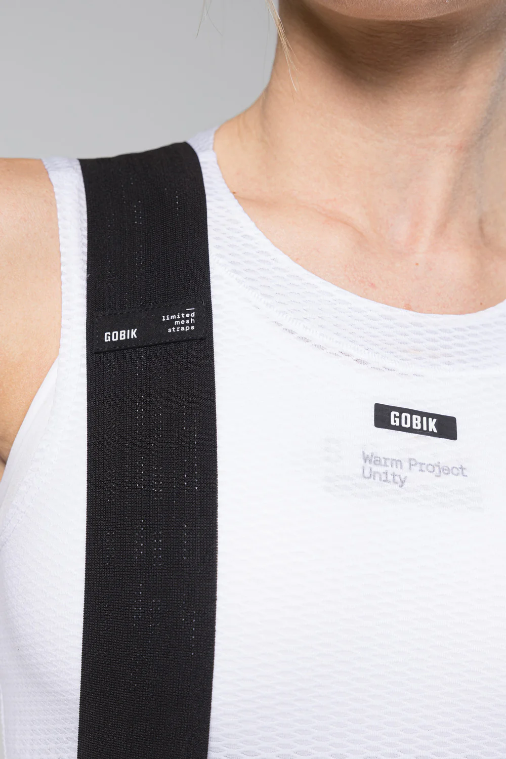 El Culotte Corto Gobik Limited 6.0 Mujer Black combina comodidad, transpirabilidad y ajuste ergonómico. Con badana K6 Elastic Interface® y compresión media, es perfecto para rutas largas y entrenamientos en días cálidos.