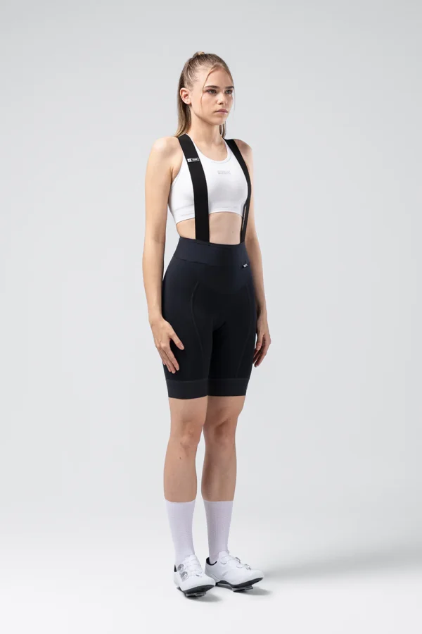 Compra el culotte Gobik Absolute 7.0 Mujer Black con badana K9 Graphene, tirantes ergonómicos y máxima transpirabilidad para ciclismo de carretera.