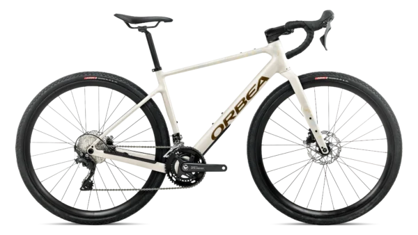 Descubre la Orbea Terra H50 2027, una bicicleta gravel de aluminio con horquilla de carbono, transmisión Shimano CUES 2x10 y frenos hidráulicos.